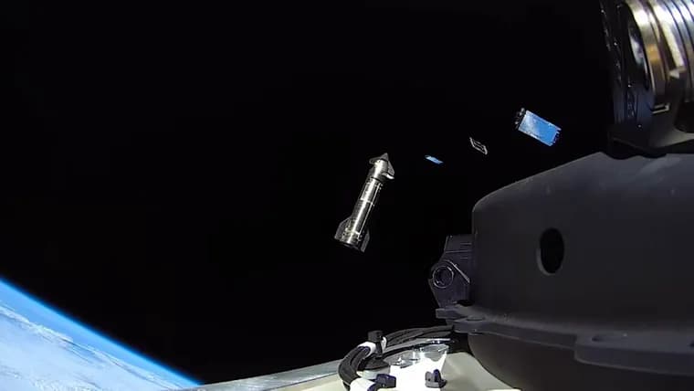 SpaceX urges satellite operators to share orbit data as Starlink passes 11,000 satellites