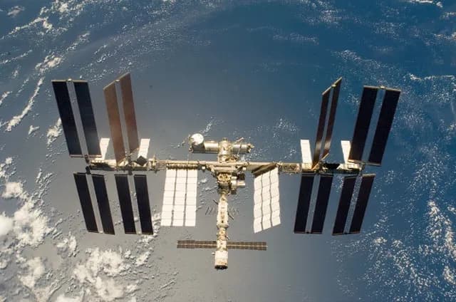 NASA issues 360-page request for private stations to succeed the ISS