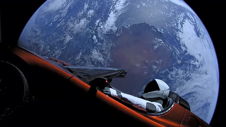 Musk says merging SpaceX and Tesla would be a good idea